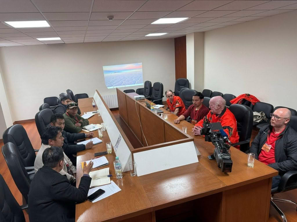 Bolivia cmr team meeting potosi government